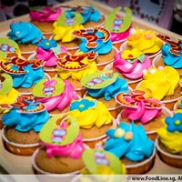 Click to see Happy Cupcakes