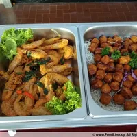 Click to see Fried Prawn with Golden Egg 金沙蛋黄虾