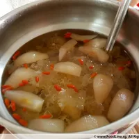 Click to see Pear & Snow Fungus Dessert Soup 冰糖雪梨银耳枸杞糖水