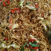 Click to see Seafood Fried Hong Kong Noodle 港式海鲜炒面