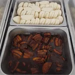 扣肉馒头 Braise Pork w/ Bun