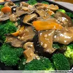 三菇西兰花 Broccoli w/ Assorted Mushroom