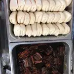 扣肉馒头 Braise Pork w/ Bun