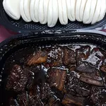 扣肉馒头 Braise Pork w/ Bun
