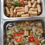 Vegetable Spring Roll with Thai Chilli