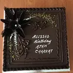1x Signature Choc Etoile @$32 (Weight: 1.5 kg) (Qty of Big Candles: 1) (Qty of Small Candles: 0)