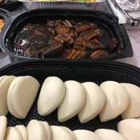 Click to see 扣肉馒头 Braise Pork w/ Bun