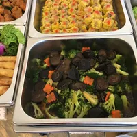 Click to see Braised Mushroom Broccoli 西兰花扒冬菇