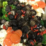 Vegetarian Oyster Sauce Broccoli w/ Mushrooms 斋香菇芥兰花