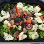 发财西兰花椰菜淋鲍鱼汁 Assorted Vegetables with Abalone Sauce and “Fatt Choy”