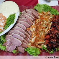 Click to see Assorted Cold Cut Combination 锦绣中西拼 (沙律鲜虾片, 生捞贵妃贝, 黑椒烟熏鸭片, 迷你八爪鱼)<br>