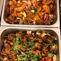 Click to see 咕噜猪肉 Sweet & Sour Pork