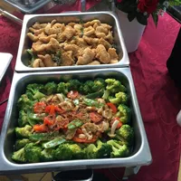 Click to see Broccoli w. Mushroom西兰花扒蘑菇