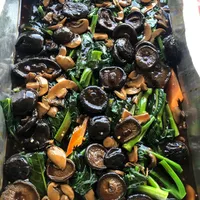 Click to see 香菇芥兰 Kailan w/Mushrooms