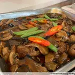 香菇烩扒鸭 Braised Duck w/ Mushroom