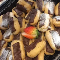 Click to see Mini Chocolate Éclair