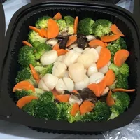 Click to see Sautéed Scallop with Broccoli & Mushroom