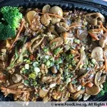 香菇肉酱扒豆腐 Beancurd In Brown Sauce