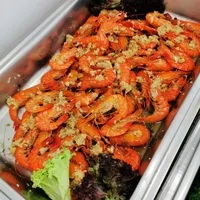 Click to see Steamed Prawn with Garlic 偏地黄金(蒜蓉蒸虾)