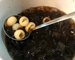 Grass Jelly w/ Longan | Customer Photo | Glamour Catering