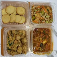 Click to see Lunch Tingkat (20 Days, 3 Dishes + Soup OR 4 Dishes)