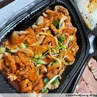 Click to see 咕噜猪肉 Sweet & Sour Pork