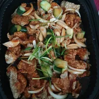 Click to see 咕噜猪肉 Sweet & Sour Pork
