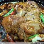 鱼鳔香菇烩扒鸭 Braised Duck w/Fish Maw & Mushroom