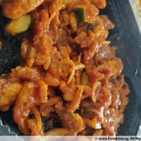 Click to see 咕噜猪肉 Sweet & Sour Pork