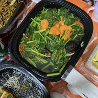 Click to see Braised Mushroom with Choy Sum 香菇菜心
