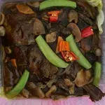 鱼膘炒三菇四季豆 French Bean w/ Fish Maw & Mushroom (NEW)