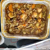 Click to see Braised Claypot Tofu w vegetables 红烧豆腐