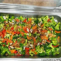 Click to see Brocolli with Mushrooms 香菇西兰花