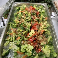 Click to see Brocolli with Mushrooms 香菇西兰花