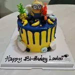 Minion Inspired Cake (Size: 6" (8 TO 10 PAX)) (Flavour: Valrhona Chocolate + Crunchy Ball)