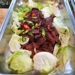 Yeh’s homemade bun with stewed meat 夜招牌扣肉包
