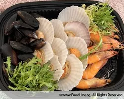 Seafood Galore<br>Tiger Prawn, Half Shell Mussels, Half Shell Scallops, Mignonette Dressing, Thousand Island, Garlic Aioli | Customer Photo | Amici Events And Catering