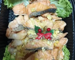 黄梨酱炸三文鱼 Fried Salmon Fillet w Pineapple Sauce | Customer Photo | Fu Kwee Caterer Pte Ltd