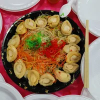 Click to see Fa Cai Yu Sheng w Smoked Salmon 发财鱼生
