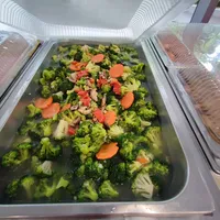 Click to see Brocolli with Mushrooms 香菇西兰花