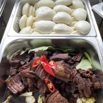 Yeh’s homemade bun with stewed meat 夜招牌扣肉包