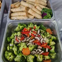 Click to see Brocolli with Mushrooms 香菇西兰花