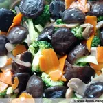 Broccoli w/ Mushroom • 双菇兰花(Chef's Recommended)
