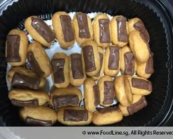 Chocolate Eclair | Customer Photo | Curry Pot