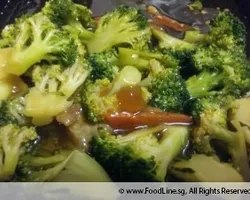 Fortune Sauteed Broccoli with Mushroom 发财双菇扒兰花 | Customer Photo | International Catering Pte Ltd