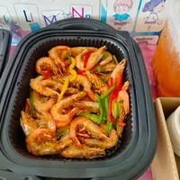 Click to see Salt & Pepper Prawns 黄金椒盐虾