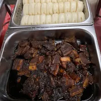 Click to see 扣肉馒头 Braise Pork w/ Bun