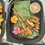 Grilled Chicken Satay with Condiments (鸡肉沙爹)