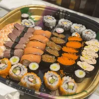 Click to see Deluxe Sushi Platter (50pcs)
