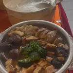Abalone Pan Cai Treasures 鲍鱼盆菜<br>(Abalone, Fish Maw, Dried Scallop, Sea Cucumber, Dried Oyster, Roasted Duck, Roasted Pork Belly, Braised Mushroom, Radish, White Cabbage) (鲍鱼，鱼鳔，干贝，海参，蚝干, 烧鸭，烧肉，香菇，白萝卜，大白菜)